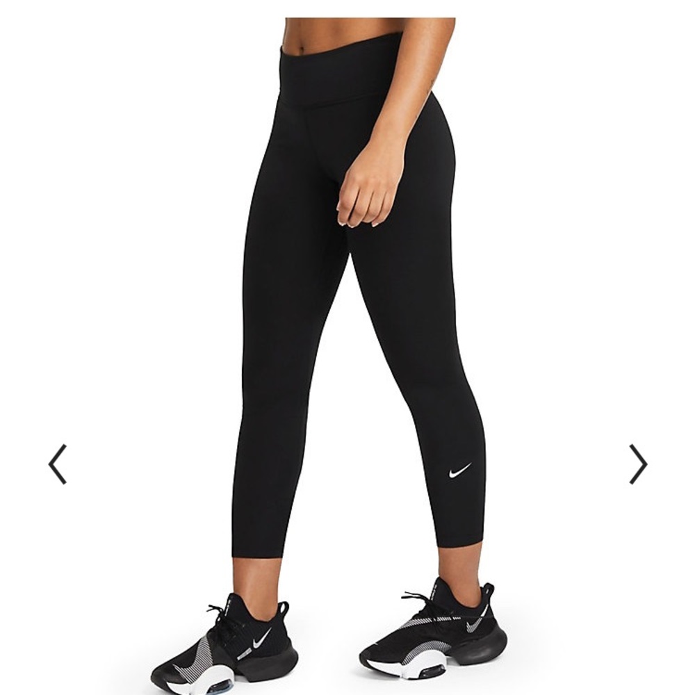 Nike Black Ankle Cropped Pants